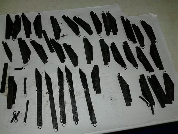 Midesinden 40 adet bıçak çıkartıldı!