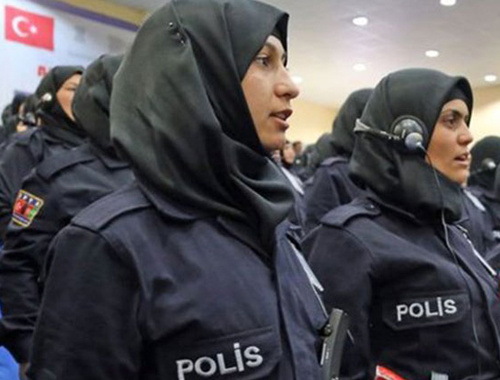 Kadın polislere başörtü yasağı kalktı 