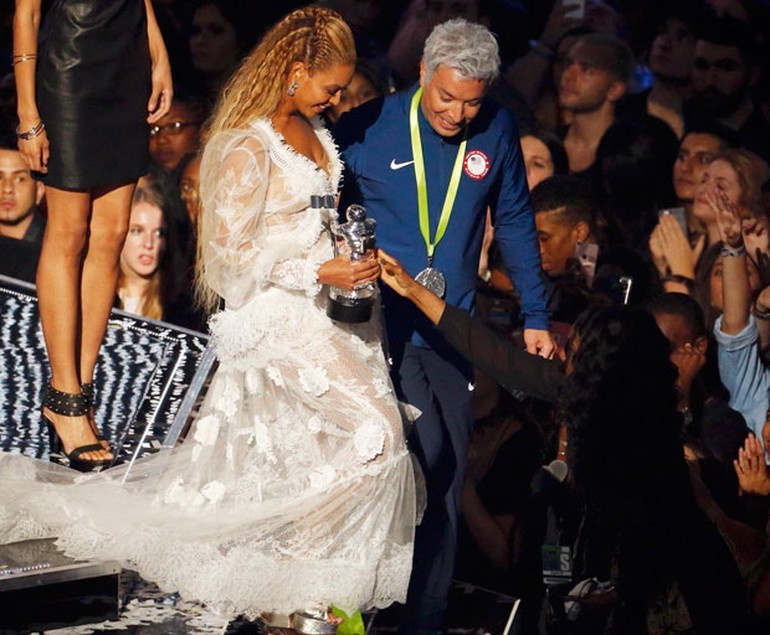 MTV 2016 ödülleri sahiplerini buldu geceye Beyonce damgası