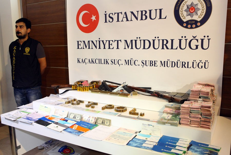 FETÖ'nün kasası Murat Kılıç yakalandı 1 dolarlar bomba!