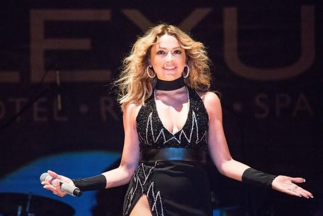 Kıbrıs'ta Hadise rüzgarı esti