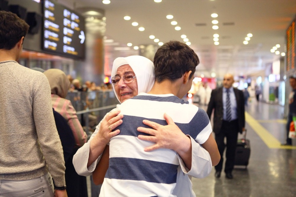 İlk hac kafilesi yurda döndü bakın ne için dua ettiler