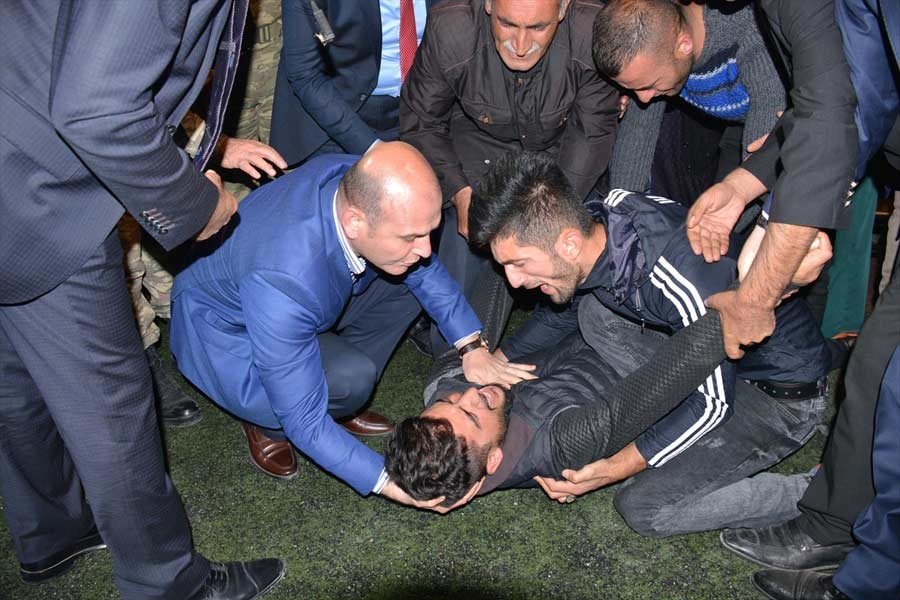 Süleyman Soylu'nun şehit cenazesine damga vuran fotoğrafı