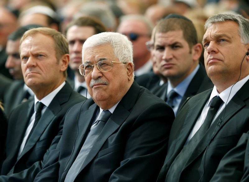 Şimon Peres'in cenazesinde Abbas'ın şok yaratan hali