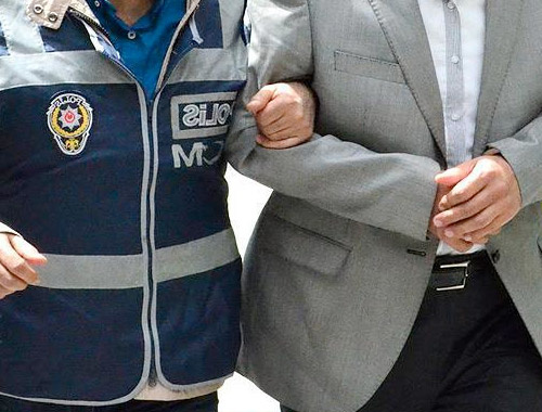Afyonkarahisar'da 16 üniversite personeli tutuklandı