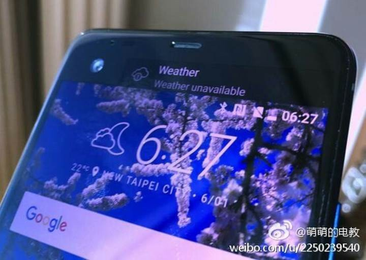 Çift ekranlı HTC  internete sızdırıldı