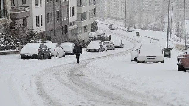 Bir evsiz neler yaşar? Tek başına 2 gün sokaklarda...