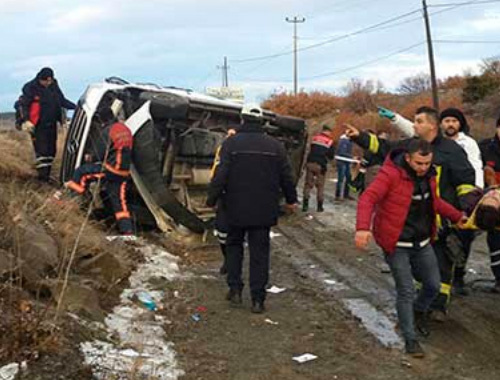 Öğrenci servisi şarampole uçtu ölü ve yaralılar var