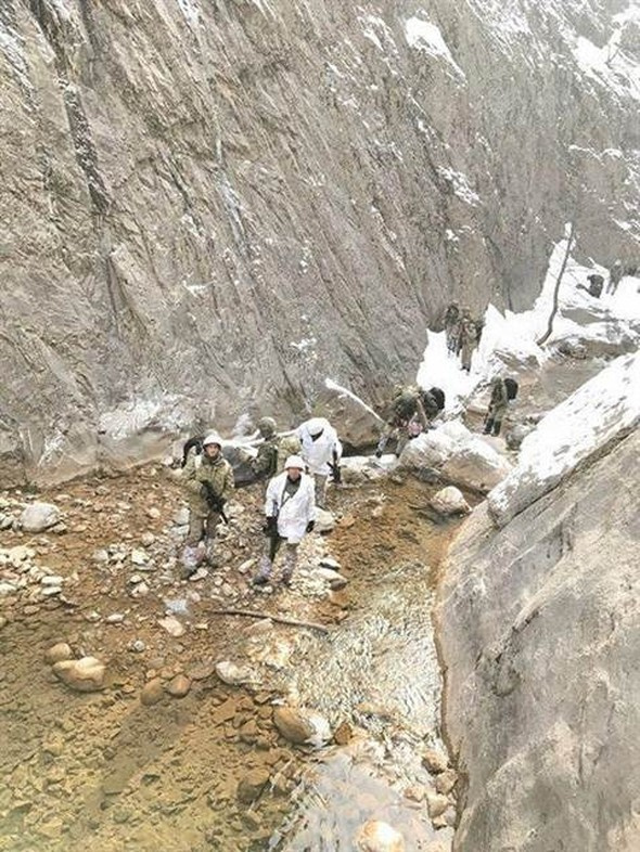 Tunceli'de PKK mağaralarına operasyon