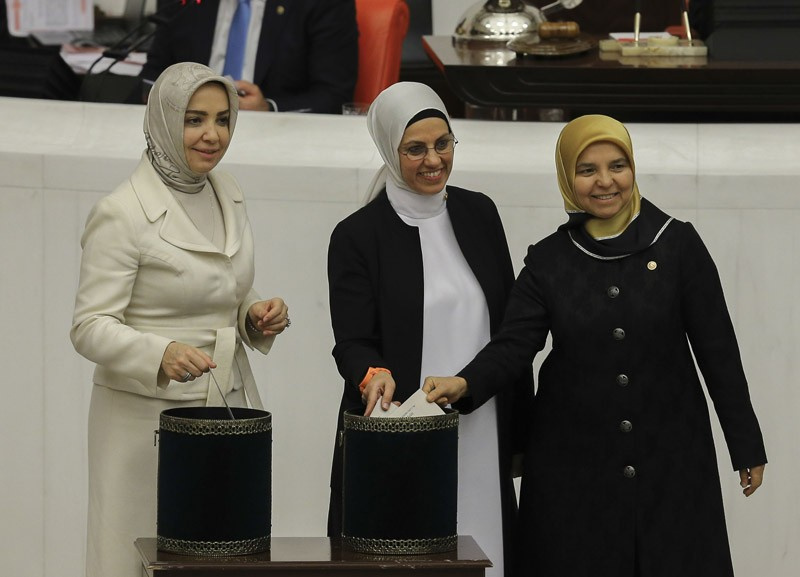 AK Parti-CHP-MHP ve HDP'nin kadın vekilleri! En şık hangisi?