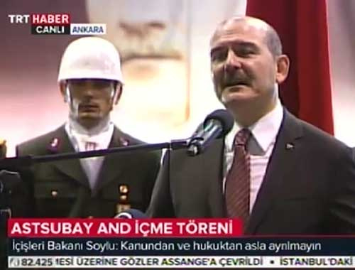 Bakan Soylu konuşurken arkasındaki asker böyle bayıldı