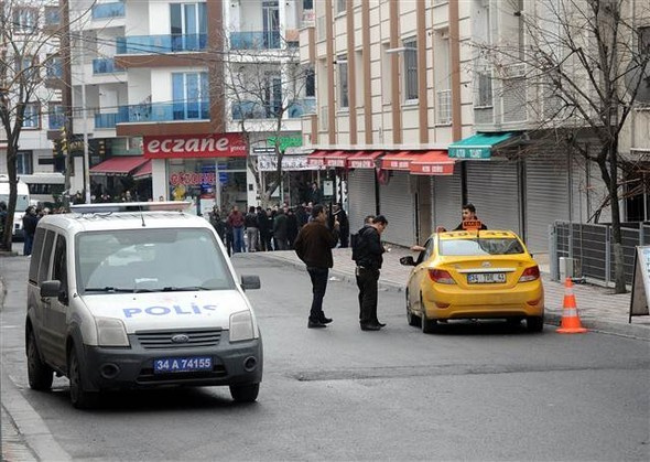 İstanbul Esenyurt'ta polise saldırı olay yerinden ilk görüntüler