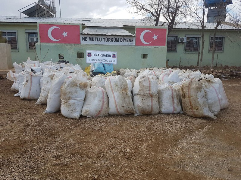 Bu görüntüler Diyarbakır'dan asker didik didik etti