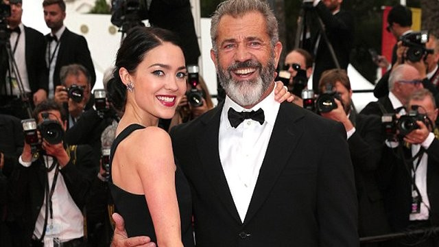 Mel Gibson dokuzuncu kez baba oldu