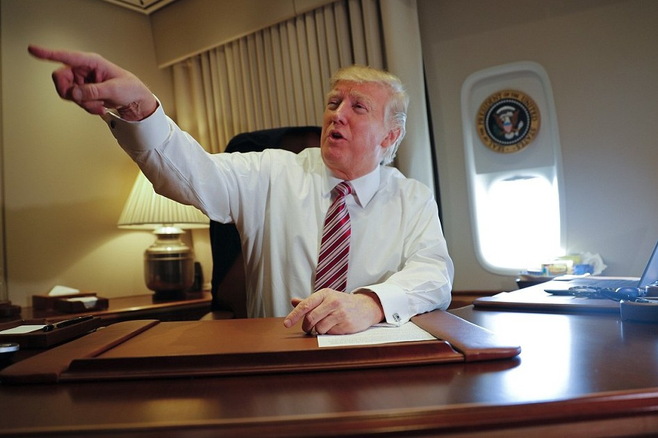 Donald Trump'ın uçağının içine bakın her şey altın kaplama