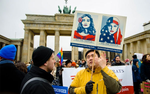 Donald Trump'ın vize kararı sonrası büyük protesto