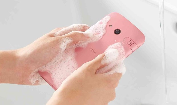 Suyla yıkanan telefon Kyocera özellikleri 