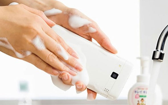 Suyla yıkanan telefon Kyocera özellikleri 