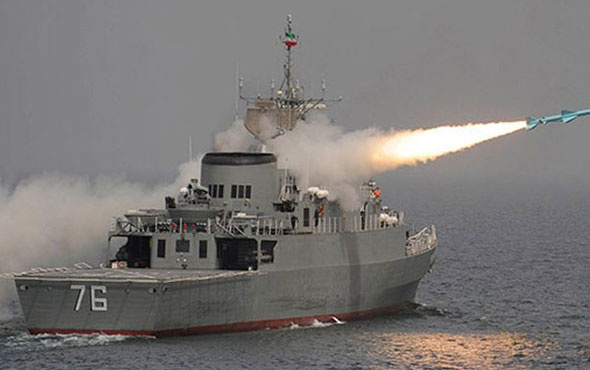 Suudi Arabistan'ın savaş gemisi vuruldu!