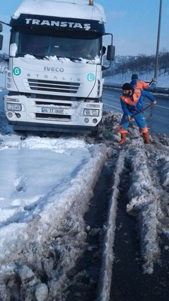 İstanbul'da 3 vardiya 7 bin personel iş başında