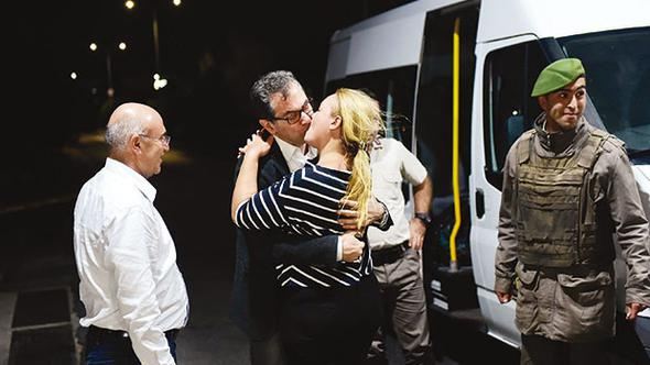 Kadri Gürsel ve eşi öpüşme fotoğrafıyla ilgili ilk kez konuştu