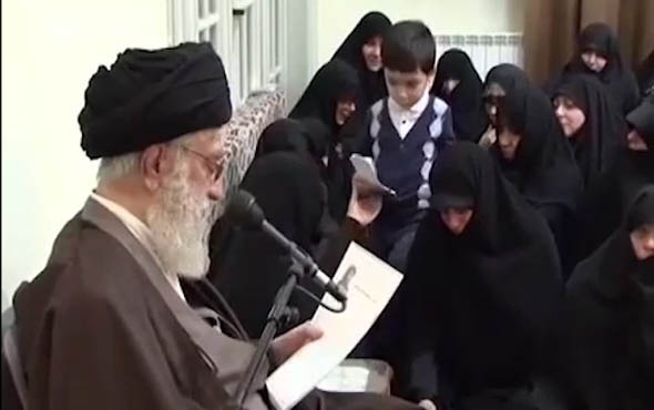 İran’ın dini lideri Hamaney: Çocuğunuza Türkçe öğretin