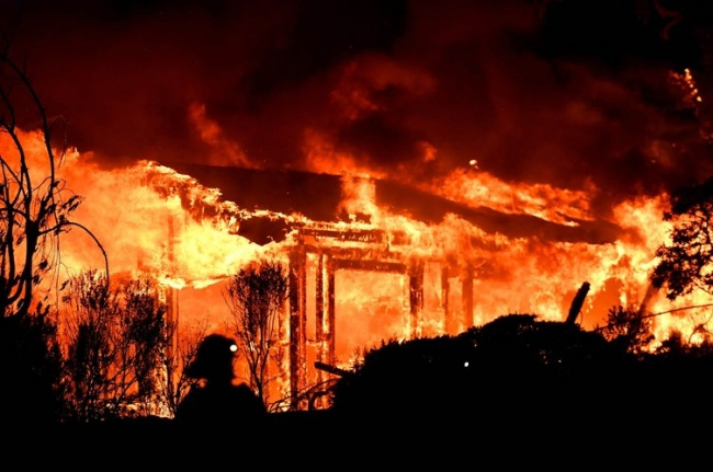 ABD'de yangın faciası: 31 ölü yüzlerce kayıp!...