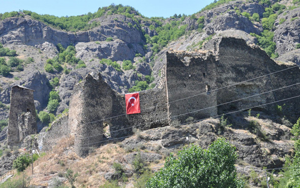 Şavşat Kalesi'nde arkeolojik kazılar tamamlandı sıra restorasyonda