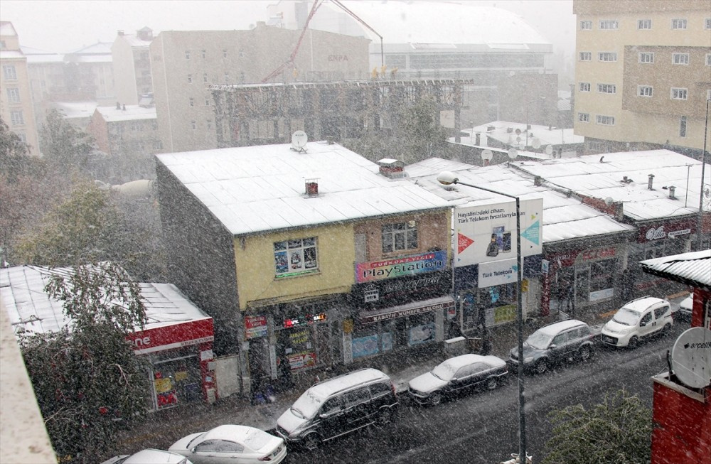 Ardahan'da lapa lapa kar yağdı! Şaşırtan kareler