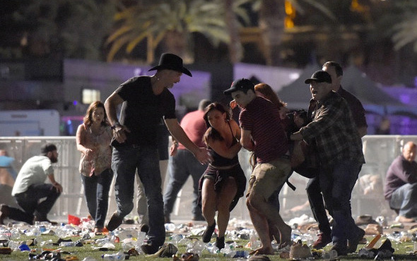 Las Vegas'ta konsere saldırı : 58 ölü 500'den fazla yaralı