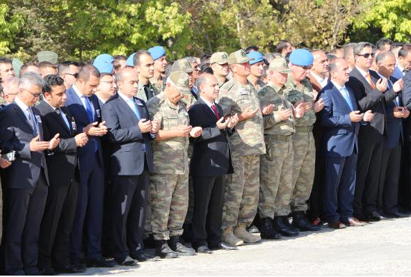 Şırnak şehidi uğurlama töreninde yürek yakan anlar