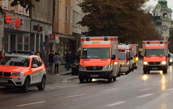 Münih'te bıçaklı saldırgan çok sayıda kişiyi yaraladı