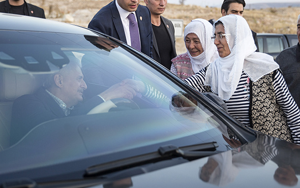 Binali Yıldırım Elazığ'da direksiyona geçti