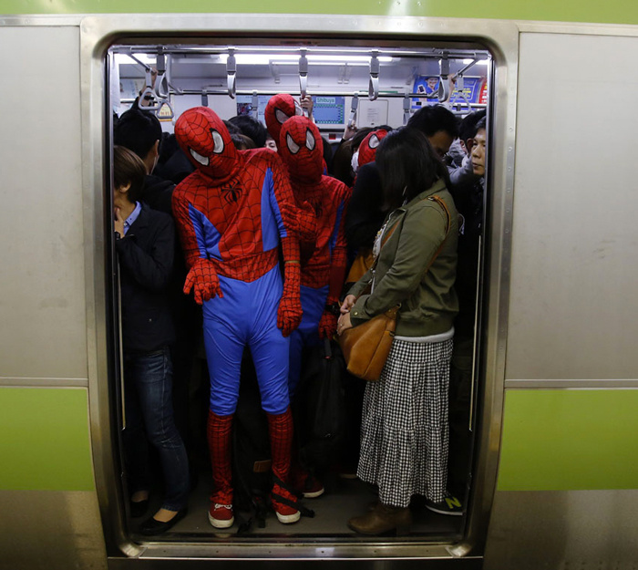 Tam bineyim derken metroda akıl alan manzarayı görünce...