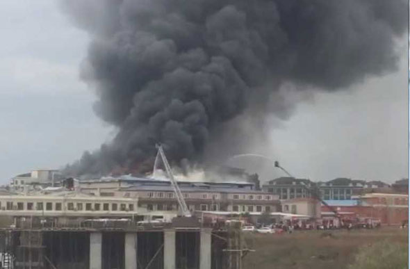 İstanbul'da büyük fabrika yangını! Müdahale ediliyor...