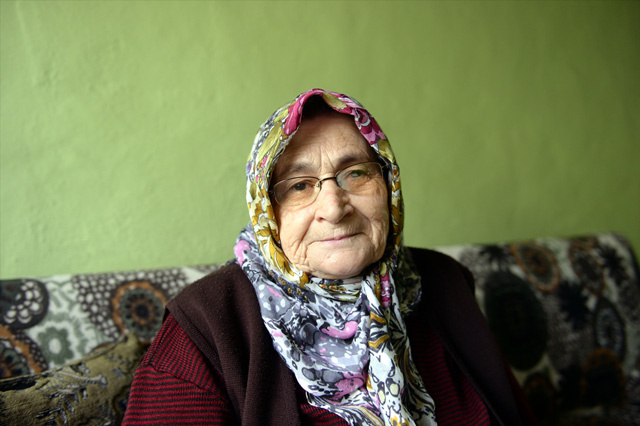 Tokat'ta yürek burkan görüntü 72 yaşında yıkık evde tek başına yaşıyor