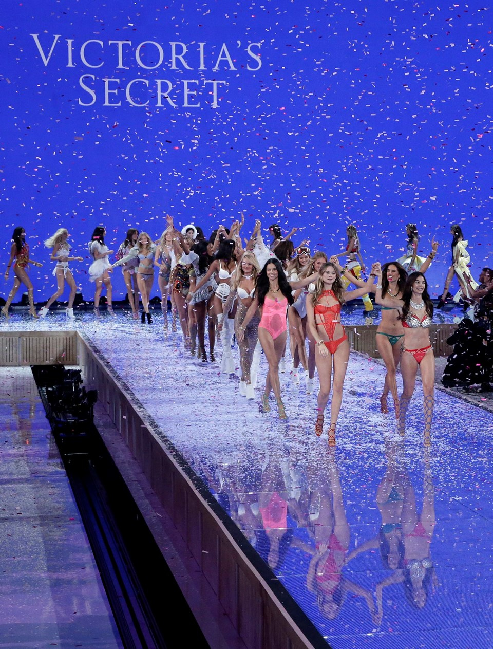 Victoria's Secret modelleri formda kalmak için bakın ne yapıyor!