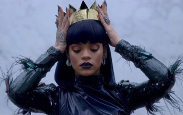 Rihanna Mısır kraliçesi oldu!
