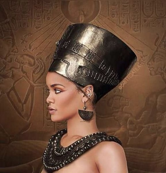 Rihanna Mısır kraliçesi oldu!