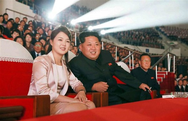 Kim Jong Un ve eşinin sır gibi saklanan hayatı ifşa oldu