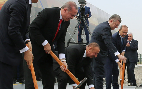Bakü-Tiflis- Kars Demiryolu açıldı! Erdoğan ilk seferin startını verdi