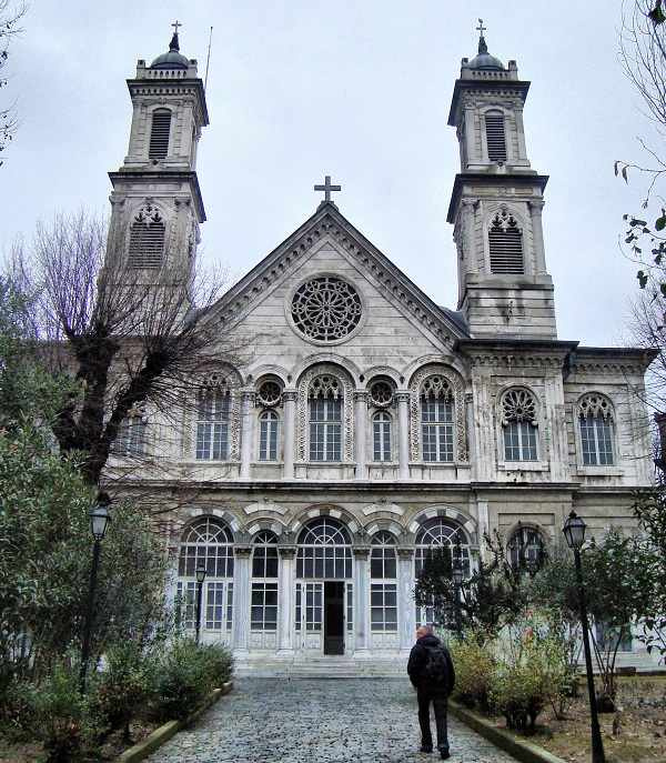 Rus Turist'e İstanbul'daki kilisede taciz şoku!