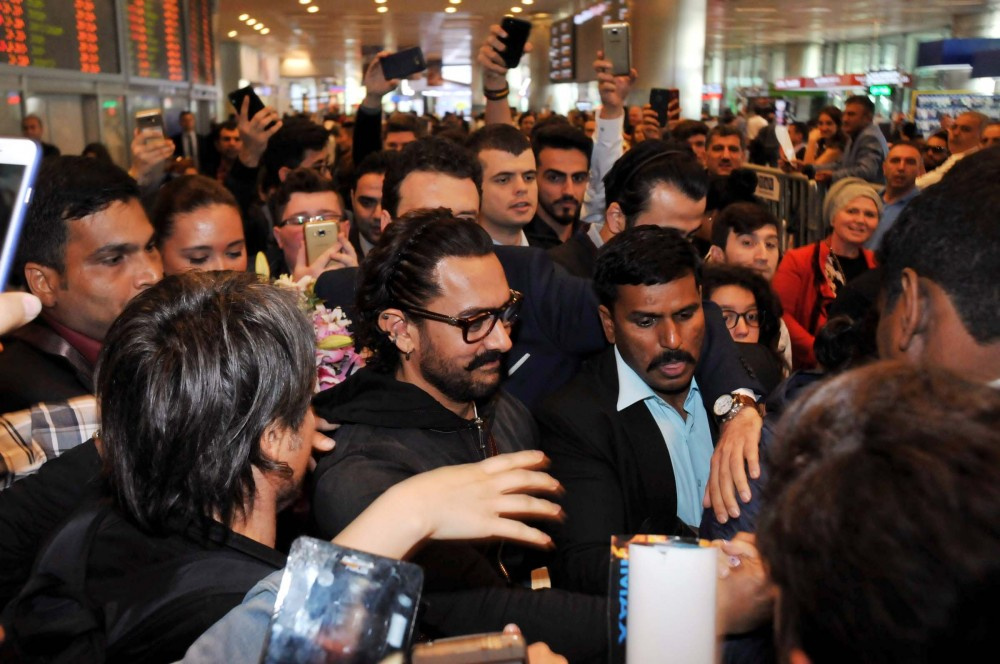 Atatürk Havalimanı'nda Aamir Khan çılgınlığı