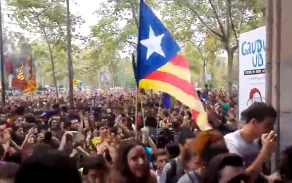 İspanya'da kriz büyüyor! Katalanlar vazgeçmek yok dedi