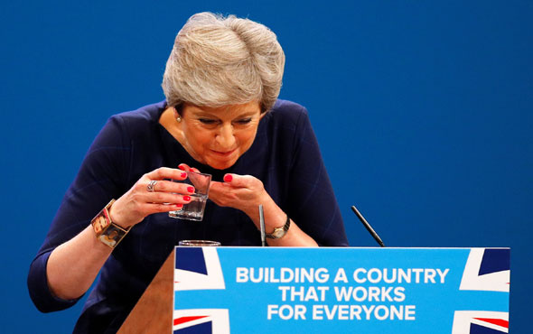 İngiltere Başbakanı Theresa May'ın zor anları