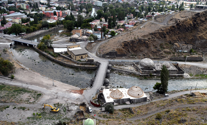 Kars'ta Namık Kemal ile Puşkin'in yıkandığı hamam turizme kazandırılacak