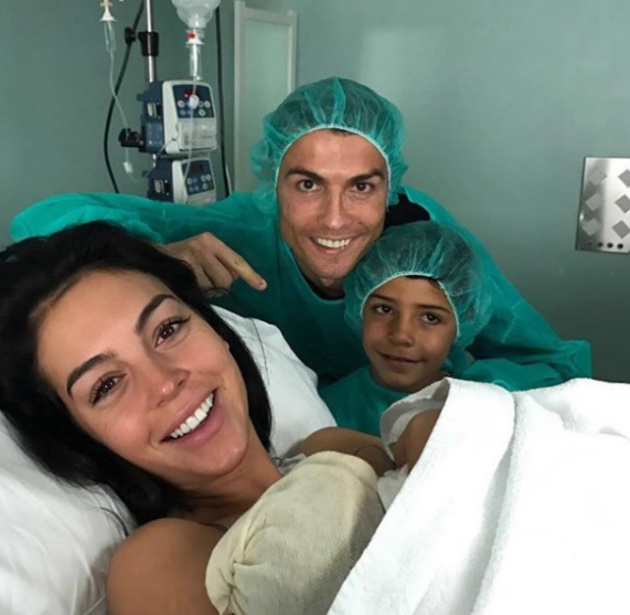Tüm dünyaya böyle duyurdu! Ronaldo 4.kez baba oldu