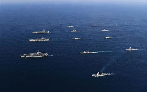 Amerikan donanması savaş düzenine geçti neler oluyor?