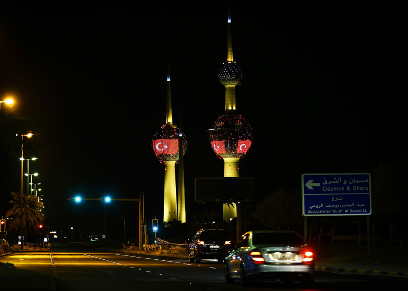 Kuveyt Erdoğan'ı böyle karşıladı bayrak jesti
