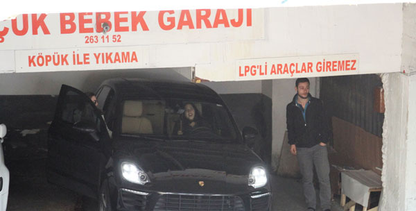 Geçen hafta kaza yapan Zehra Çilingiroğlu bu seferde trafikte köpeği...